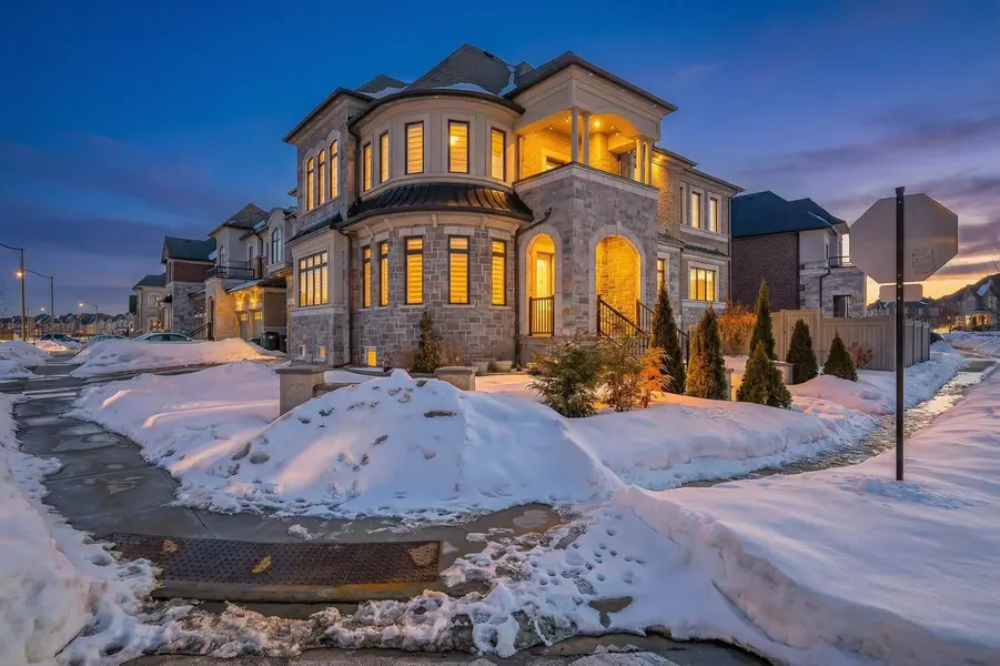 1 Carl Finlay DR, Brampton, ON L6P 4E2