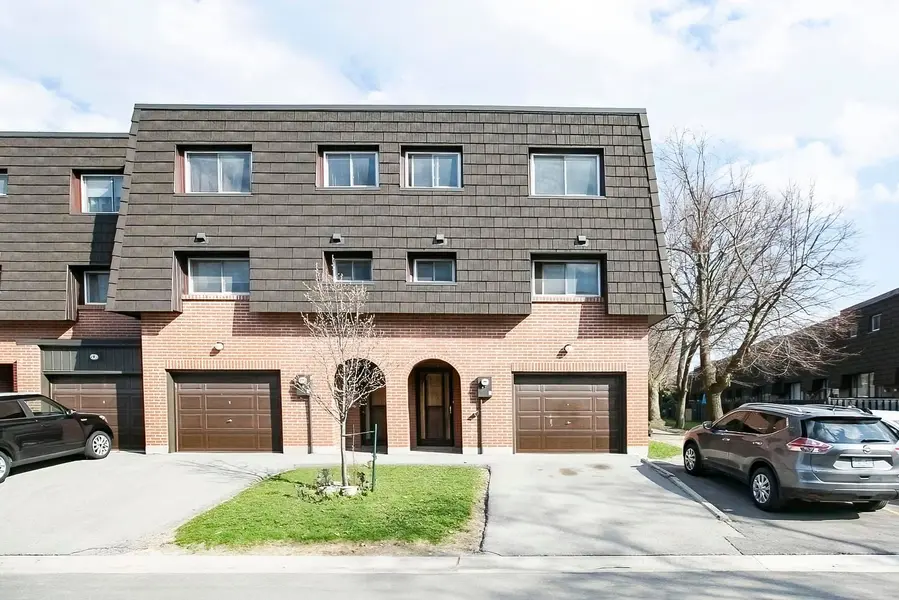 23 Darras CT #117, Brampton, ON L6T 1W7