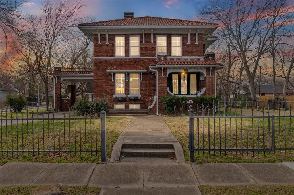 2203 Walworth Street, Greenville, TX 75401