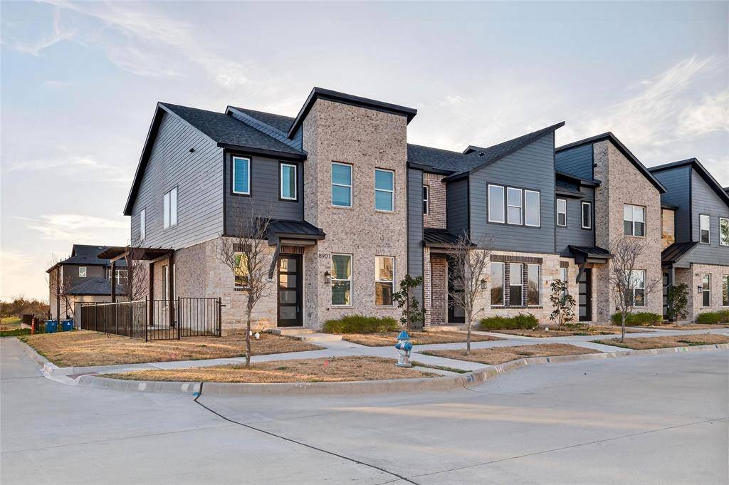 8901 Lowell Street, Rowlett, TX 75089