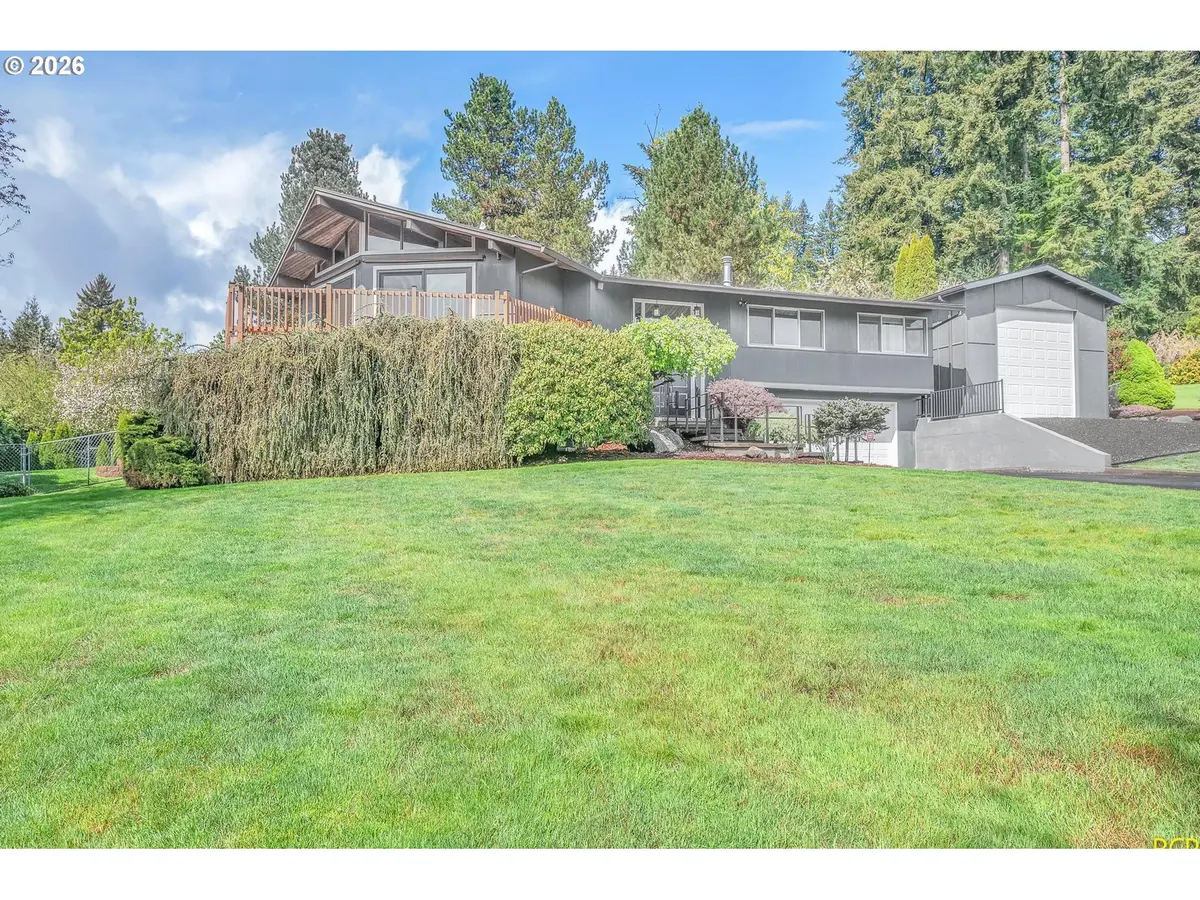 59887 WESTHILL RD, St Helens, OR 97051