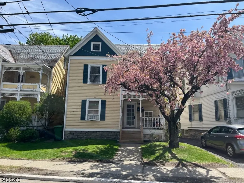 68 High St, Newton Town, NJ 07860