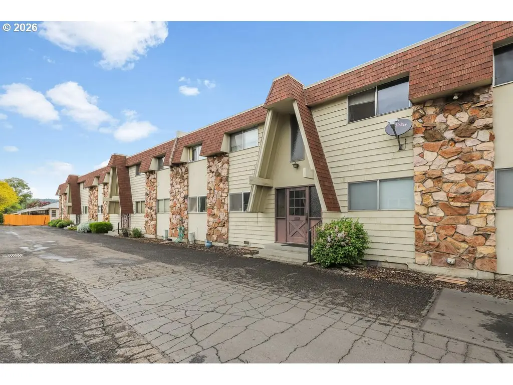 1622 E 9TH ST #12, The Dalles, OR 97058