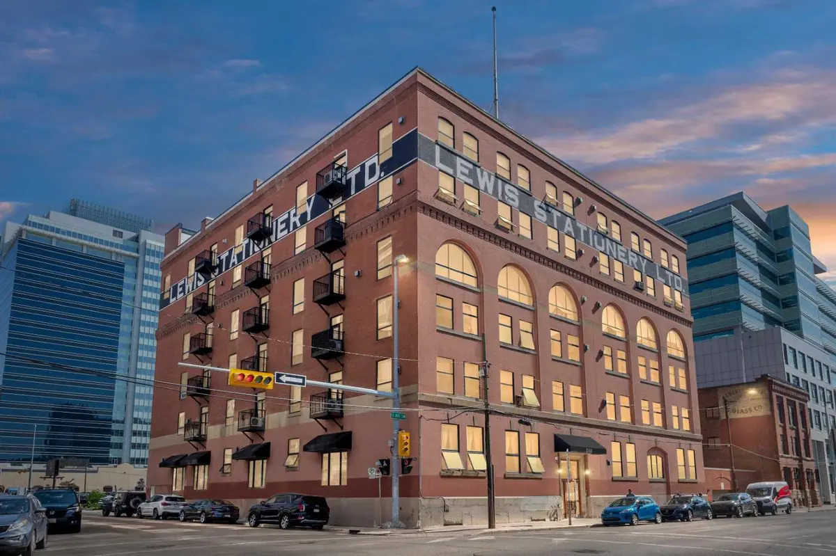 240 11 AVE SW #103, Calgary, AB T2R 0C3