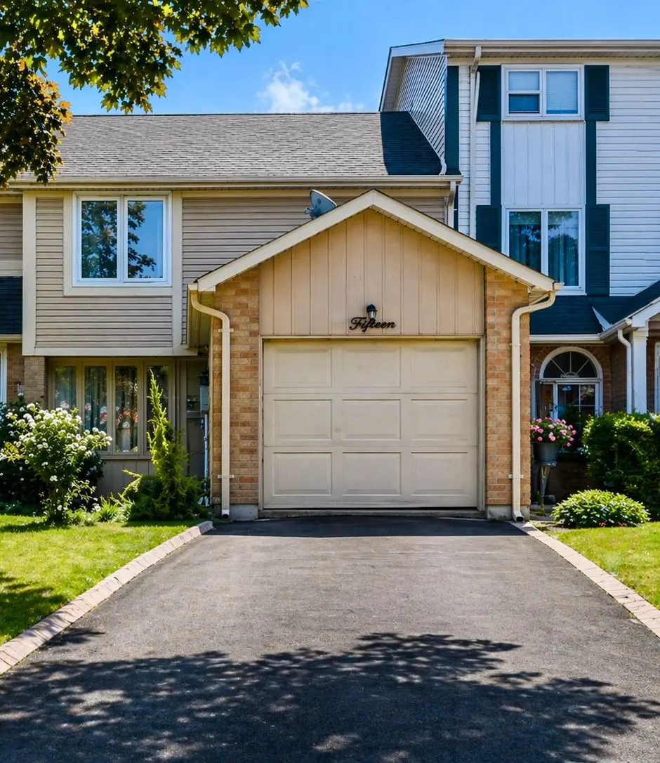 15 Courtleigh SQ, Brampton, ON L6Z 1J2