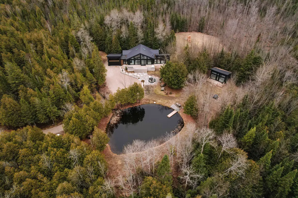 415040 10TH Line, Blue Mountains, ON N0H 2E0