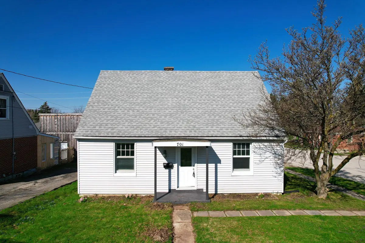 701 5th ST E, Owen Sound, ON N4K 1E4