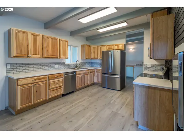 255 SHADY DR, Roseburg, OR 97471