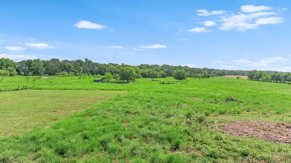 220 Lcr 396, Groesbeck, TX 76642