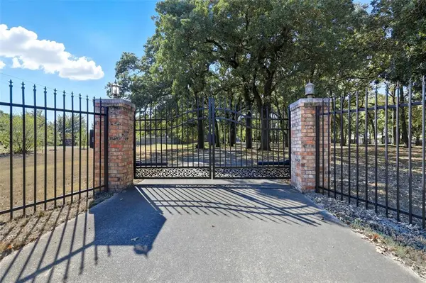 6140 Dick Price Road, Fort Worth, TX 76140