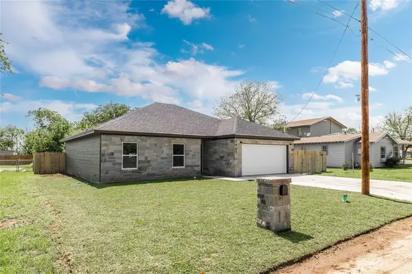 2905 Hemphill Street, Brownwood, TX 76801
