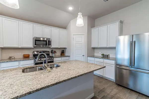 9000 Flying Eagle Lane, Fort Worth, TX 76131