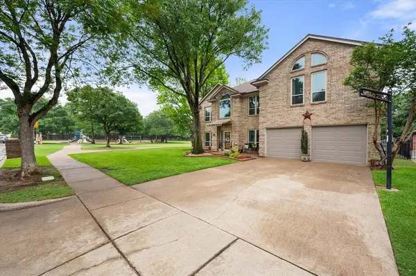 1817 Altacrest Drive, Grapevine, TX 76051