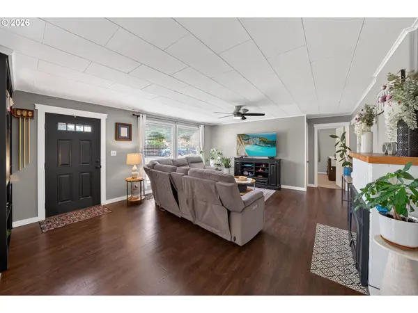 488 W BROCCOLI ST, Roseburg, OR 97471