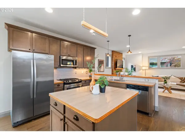 7667 SE SHERMAN CT, Portland, OR 97215