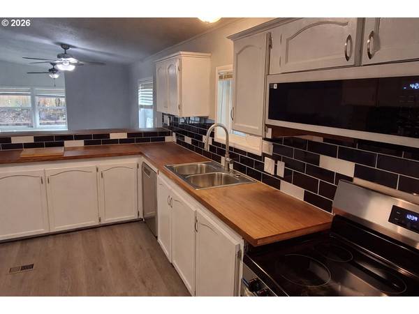 8300 NE QUATAMA ST #159, Beaverton, OR 97006