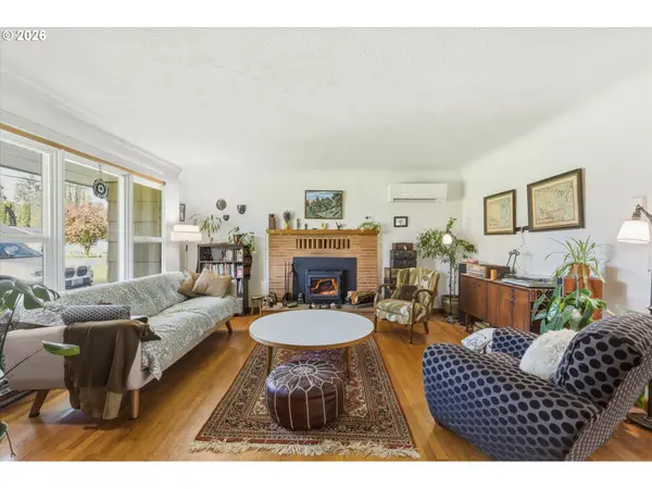 3302 PINE ST, Longview, WA 98632