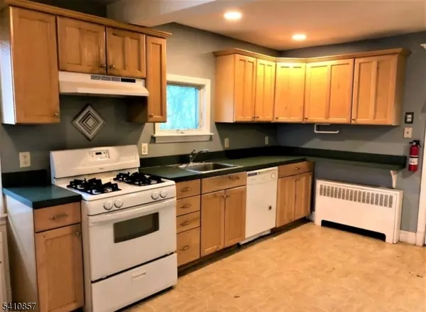 89 Linden St, Bridgewater Twp., NJ 08807