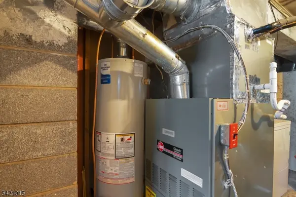 152 Pine Brook Rd, Lincoln Park Boro, NJ 07035