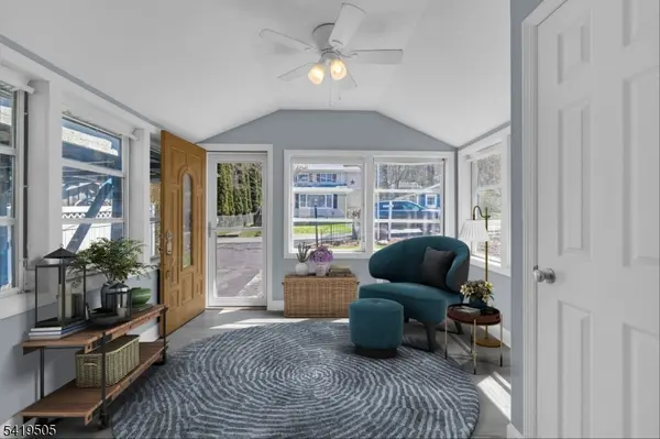 28 Oriole Rd, Jefferson Twp., NJ 07438