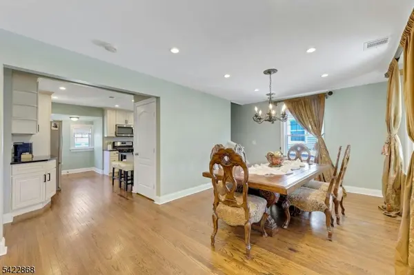 28 Harper Ter, Cedar Grove Twp., NJ 07009