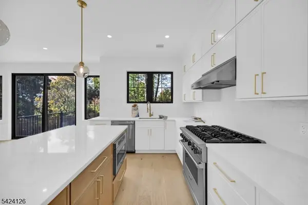 28 Bennington Rd, Livingston Twp., NJ 07039