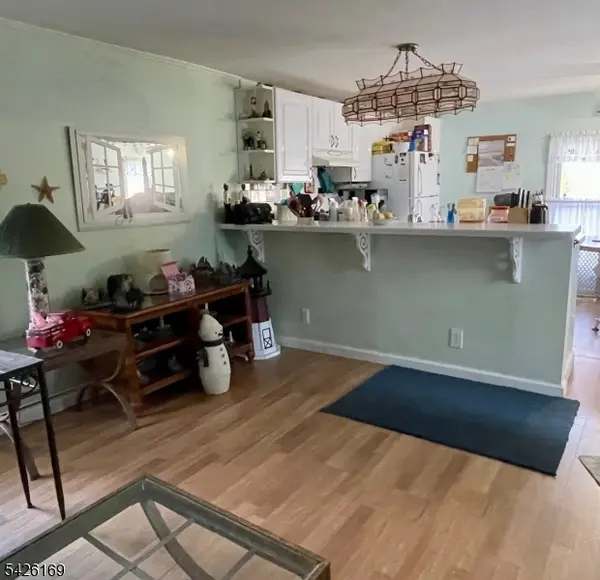 22 Ambassador Dr, Wayne Twp., NJ 07470