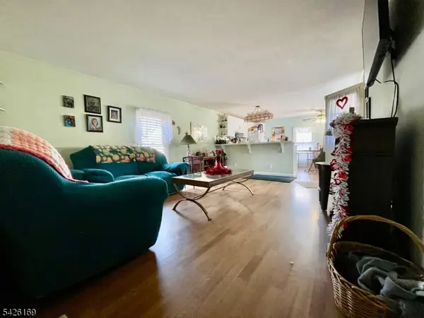 22 Ambassador Dr, Wayne Twp., NJ 07470