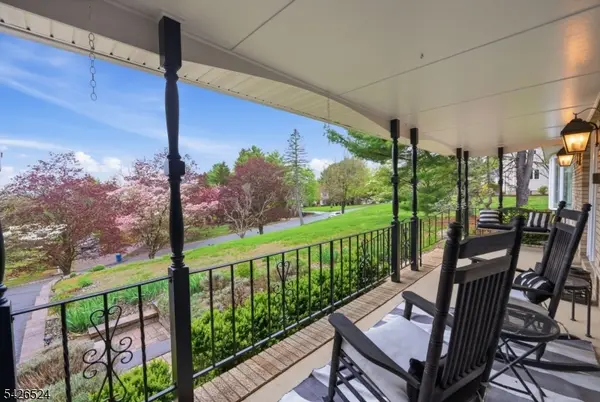 15 Sunrise Cir, Clinton Twp., NJ 08809