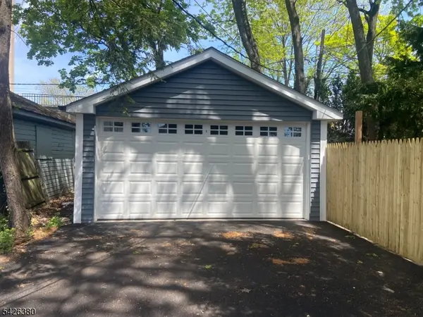 6 Melrose Ave, East Orange City, NJ 07018