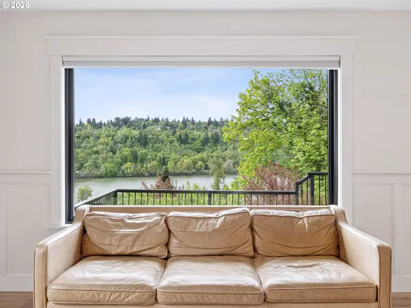 601 4TH AVE, Oregon City, OR 97045