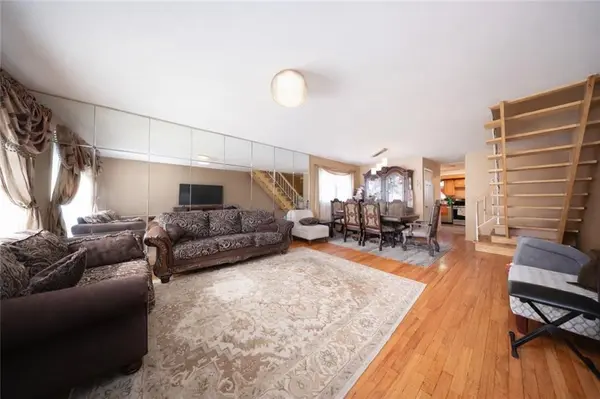 65 Walnut AVE, Staten  Island, NY 10308