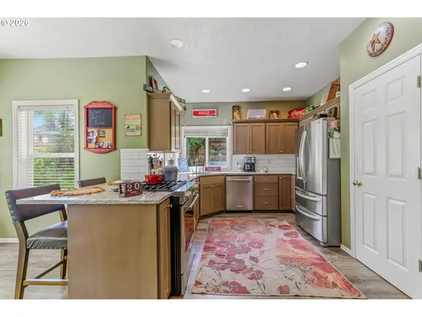 17377 WAKE ROBIN CIR, Oregon City, OR 97045