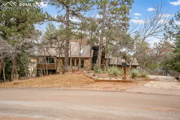 8016 Acoma DR, Larkspur, CO 80118
