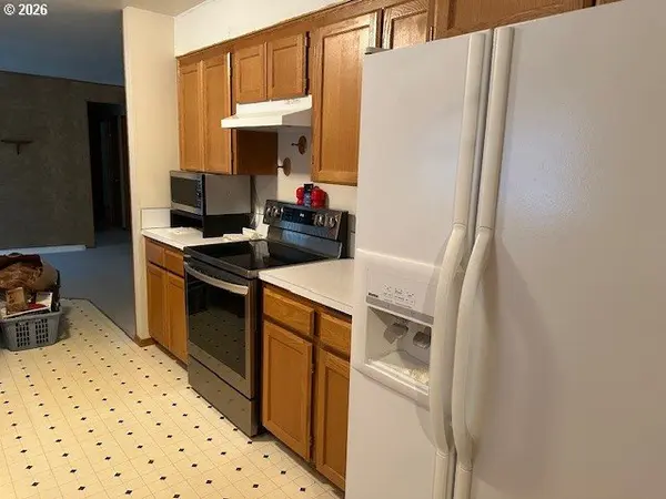 166 NW 13TH AVE, Canby, OR 97013