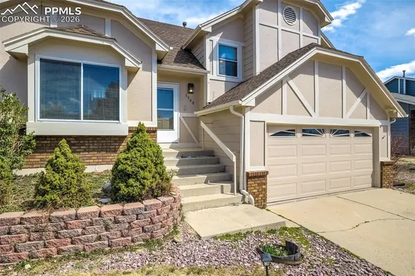 3940 Dewpoint DR, Colorado Springs, CO 80920