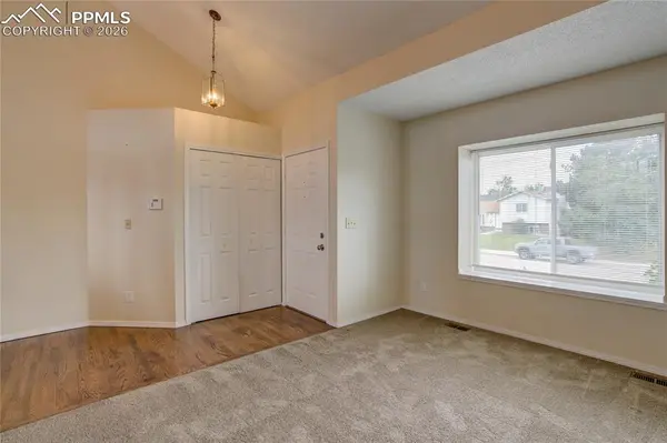 3940 Dewpoint DR, Colorado Springs, CO 80920