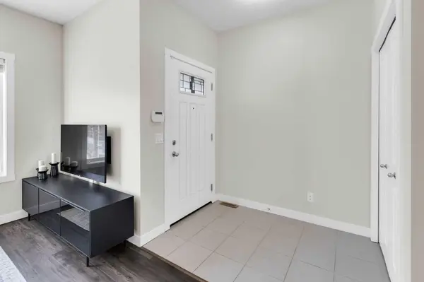 610 Hillcrest RD SW, Airdrie, AB T4B 4C8