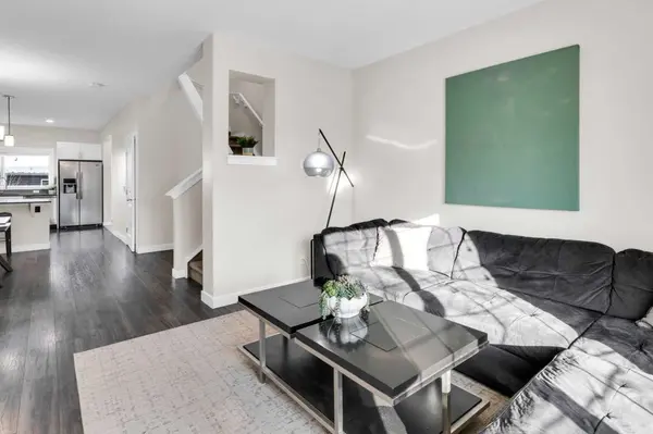 610 Hillcrest RD SW, Airdrie, AB T4B 4C8