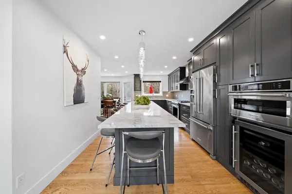 90 Riverview CIR SE, Calgary, AB T2C4K1