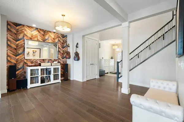 5 Riviera CRES, Cochrane, AB T4C 0T6