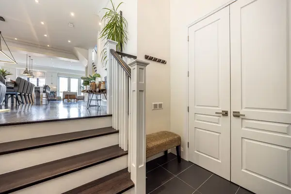 488 Arlington AVE, Toronto C03, ON M6C 3A2