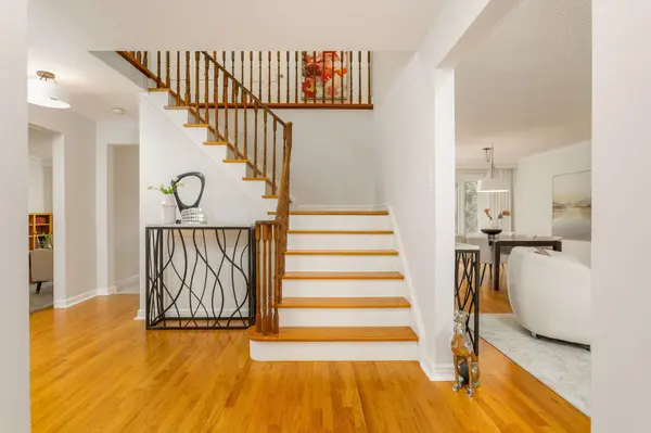 16 Shadberry DR, Toronto C15, ON M2H 3C8