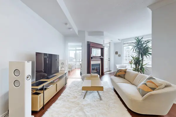 100 Hayden ST #1109, Toronto C08, ON M4Y 3C7