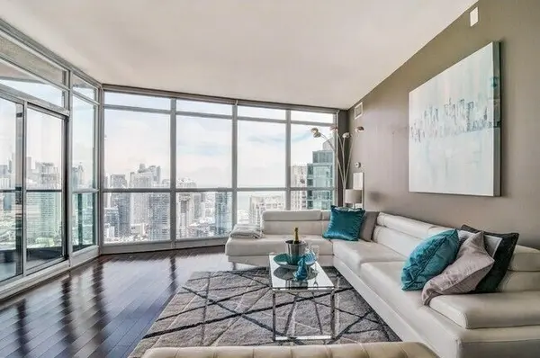 219 Fort York BLVD #LPH 3702, Toronto C01, ON M5V 1B1