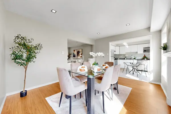 74 McSweeney CRES, Ajax, ON L1T 4G2