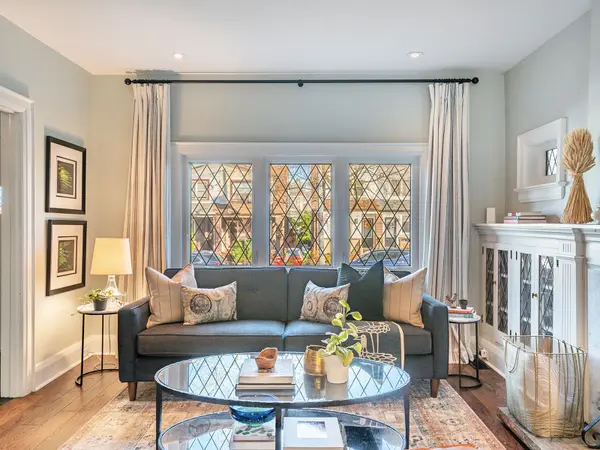 390 Kingswood RD, Toronto E02, ON M4E 3P1