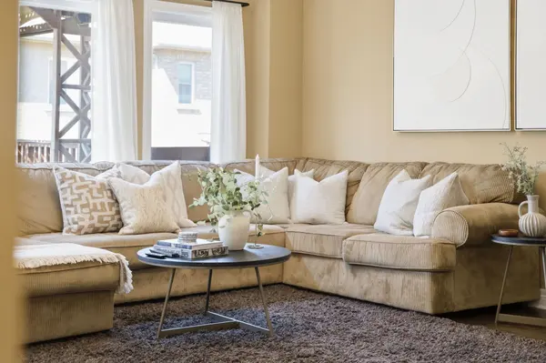 445 Woodspring AVE, Newmarket, ON L3X 3L1