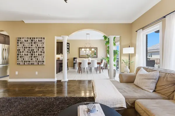 445 Woodspring AVE, Newmarket, ON L3X 3L1