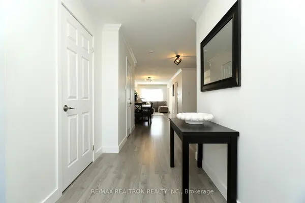 376 Rannie RD, Newmarket, ON L3X 2N3